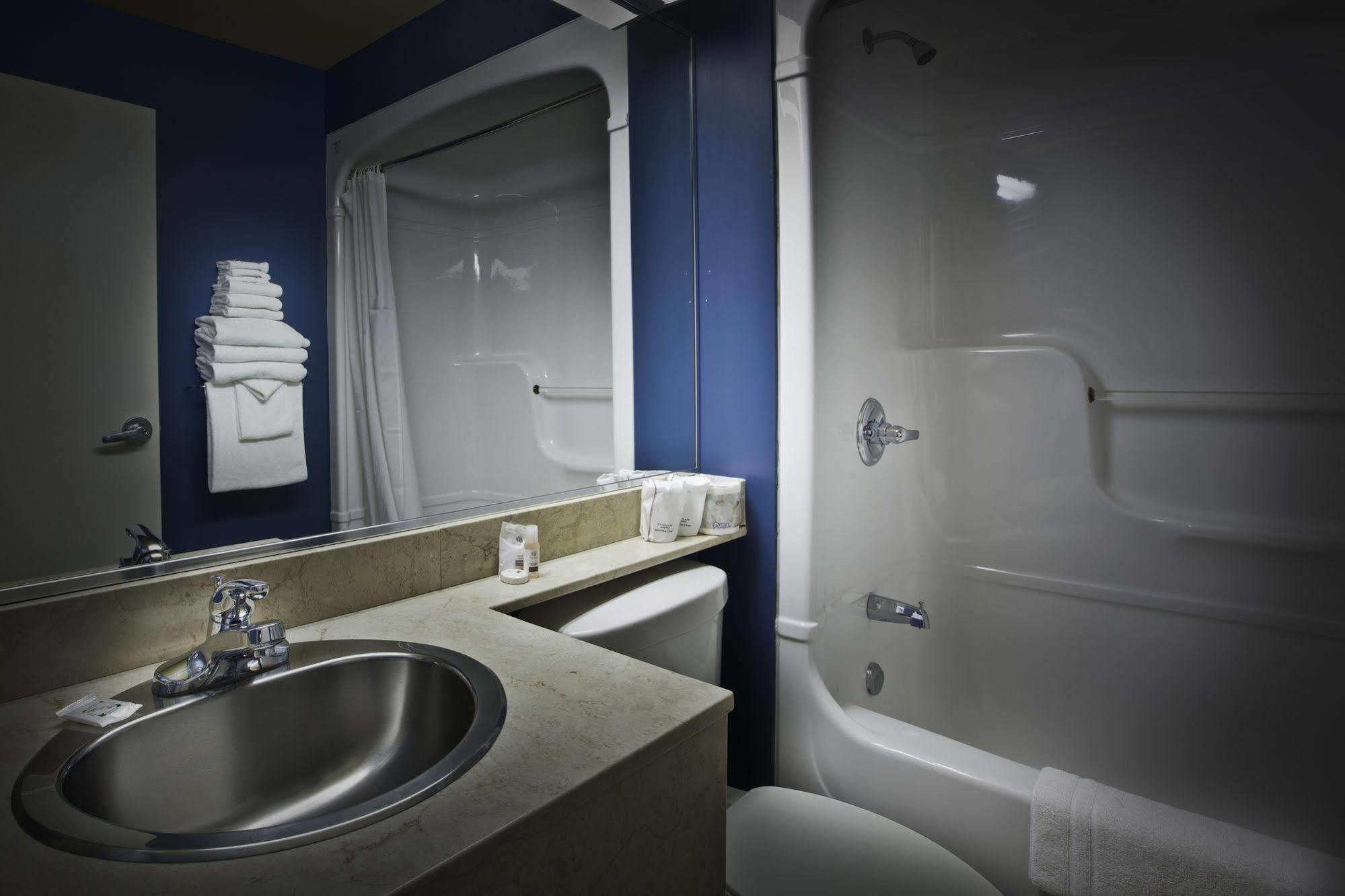 Repotel Aeroport Quebec Экстерьер фото